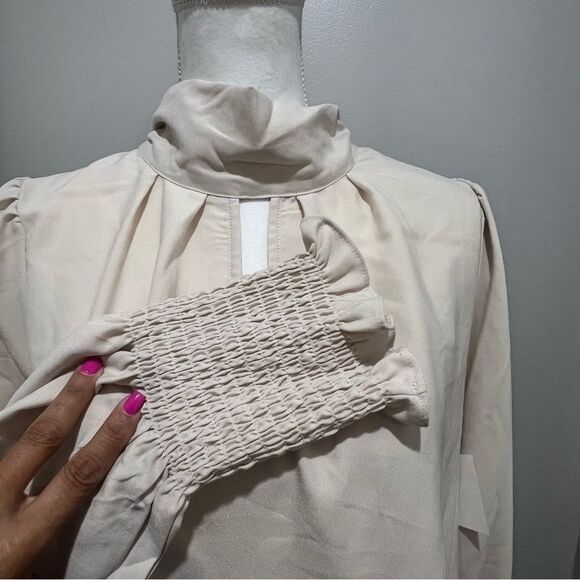 NWOT French Connection Cream Crepe High Neck keyhole Long Sleeve Top size medium - Picture 9 of 13